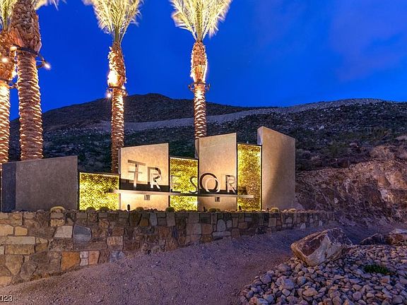 2nd image of 290 Shaded Canyon Dr