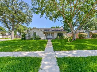 13603 Stonehenge Dr, Sugar Land, TX 77498