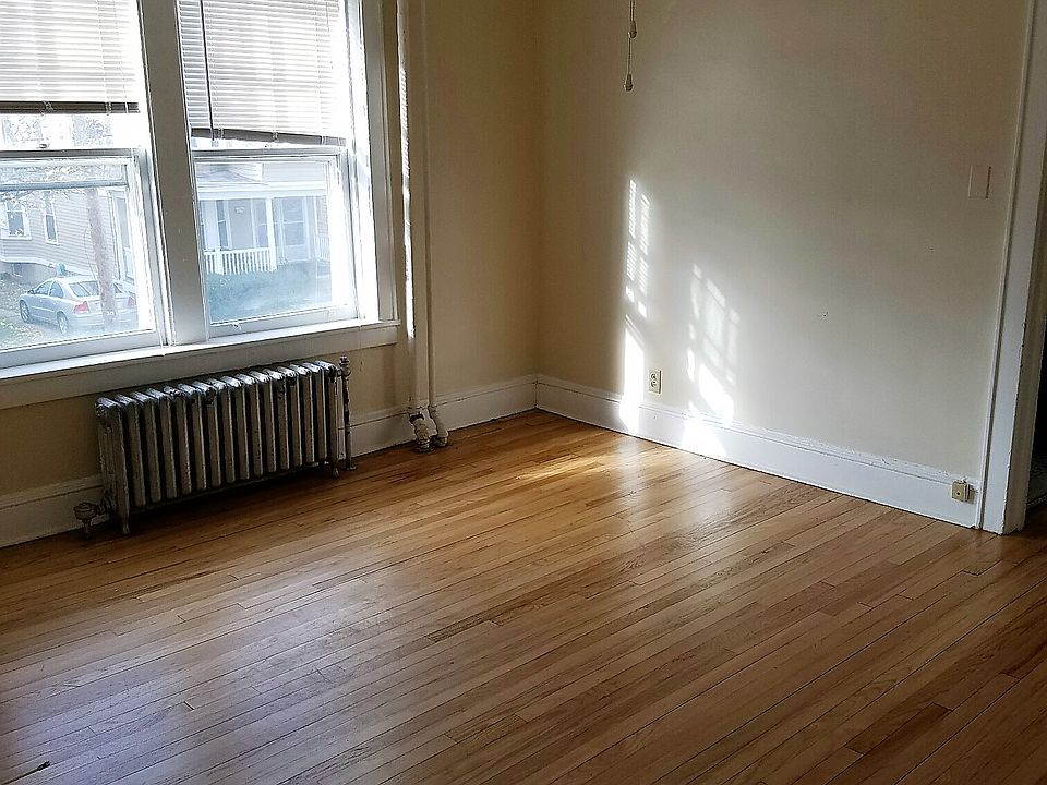 1st image of 385 Morris St APT 1