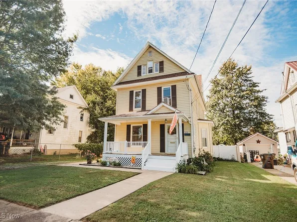 209 Elm St, Belpre, OH 45714