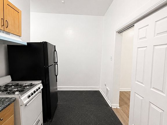 3rd image of 7020 Woodland Ave #B