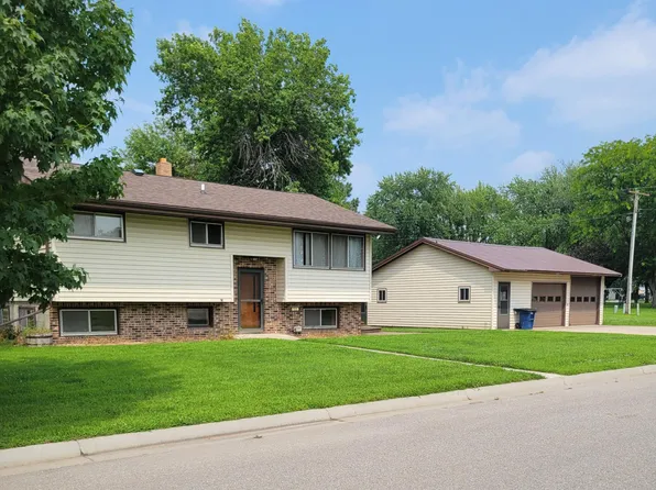 180 Maple St, Dawson, MN 56232