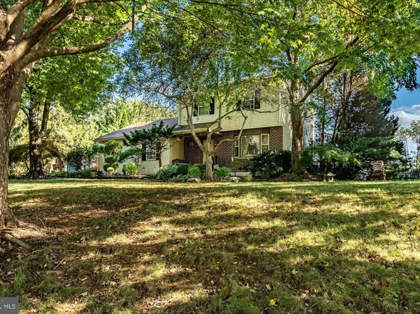 114 Clearview Dr, Downingtown, PA 19335
