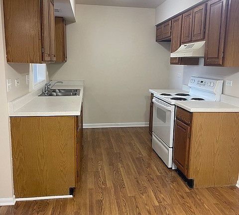 5th image of 215 Uteg St APT F