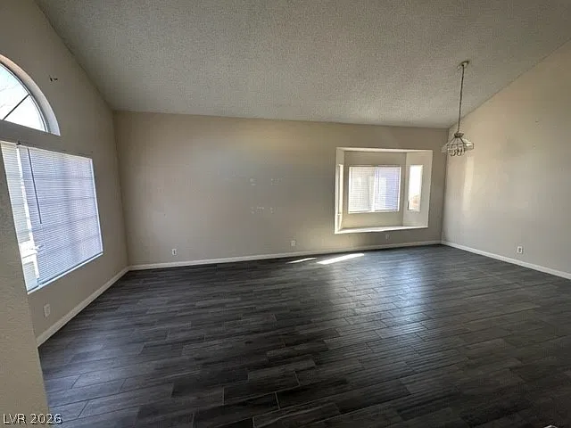 3 bed, 2.5 bath, 2152 sqft, $1,950 — Photo 2