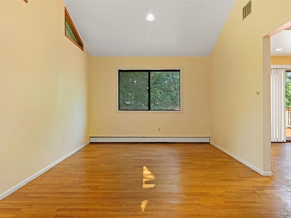 5th image of 2 Mountain View Court