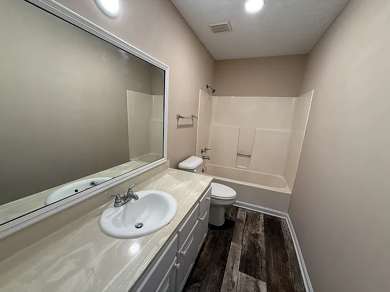 226 Hickory Trl #1 — Photo 5