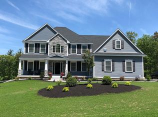 4 Ashton Park Rd, Windham, NH 03087