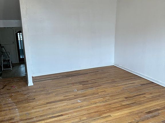 2nd image of 251 E Mosser St