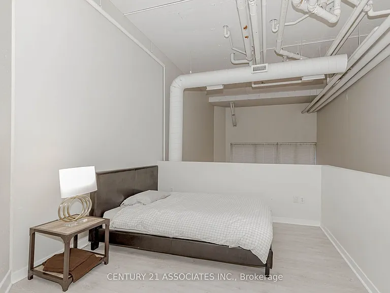 66 Bay St S #107 — Photo 12