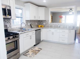 39 Dewey Ave, Pawtucket, RI 02861