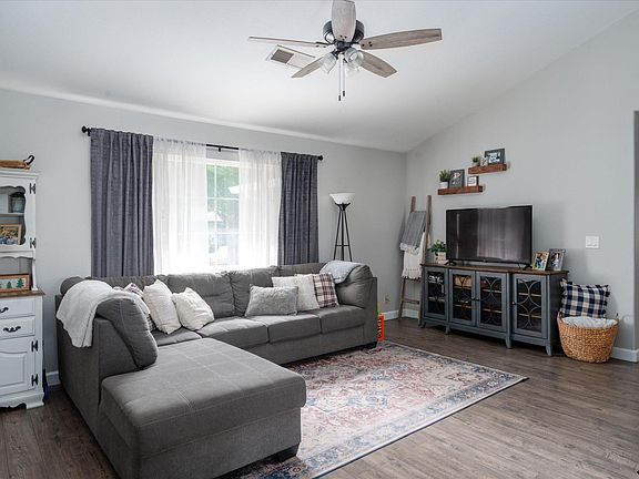 5th image of 7525 Brandee Ln