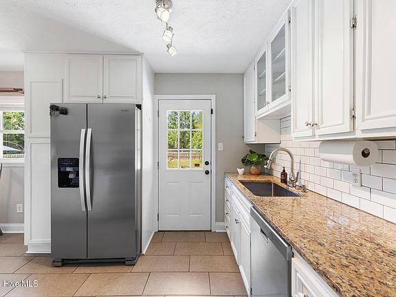 4th image of 3901 Ashley Circle