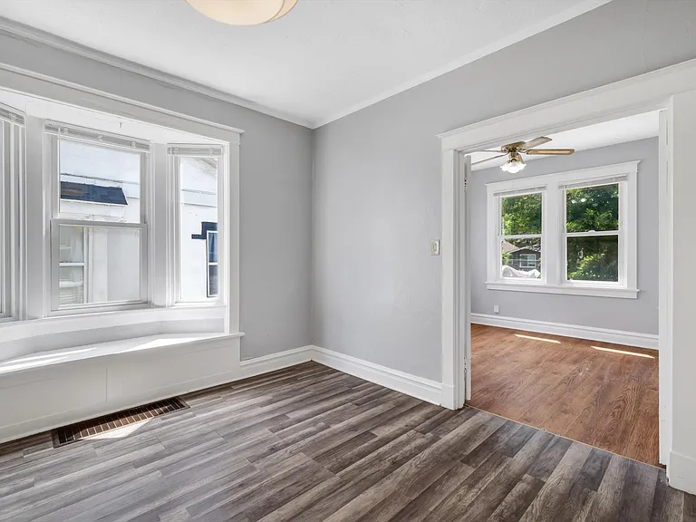 1223 Gruner Pl — Photo 20
