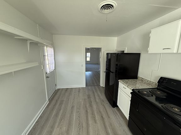3rd image of 2102 7th Ave