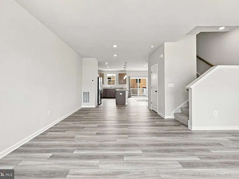 394 Seeback Dr — Photo 9