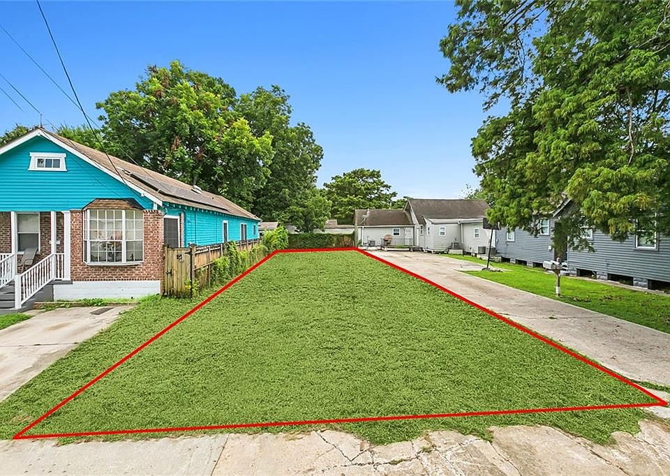 1st image of 2756 Gladiolus St