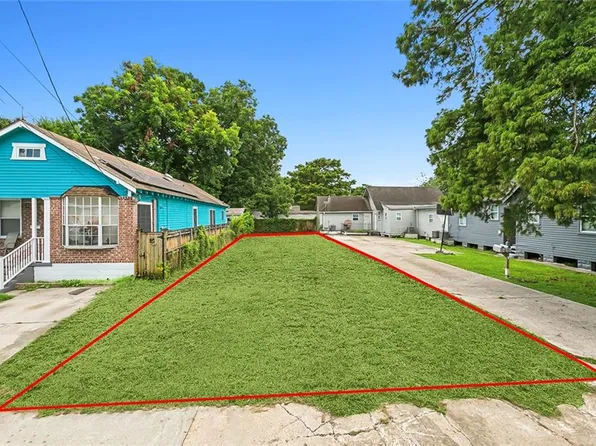 2756 Gladiolus St, New Orleans, LA 70122