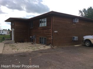 669 7th St SW APT 2, Dickinson, ND 58601