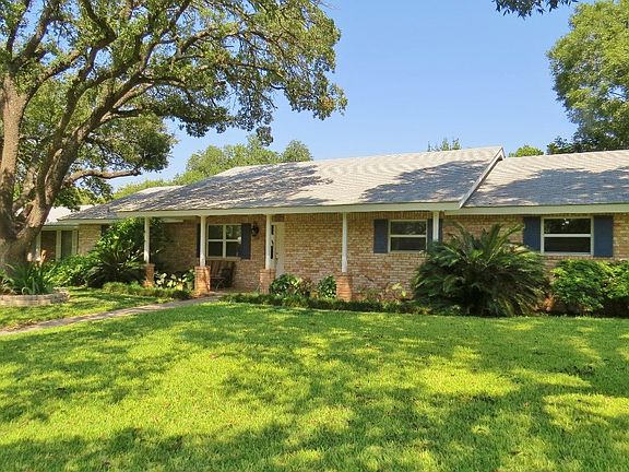 4th image of 724 Skylane Dr N