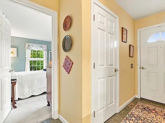 4th image of 81 Country Squire Rd