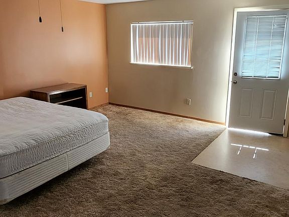 5th image of 22071 Montgomery St #3