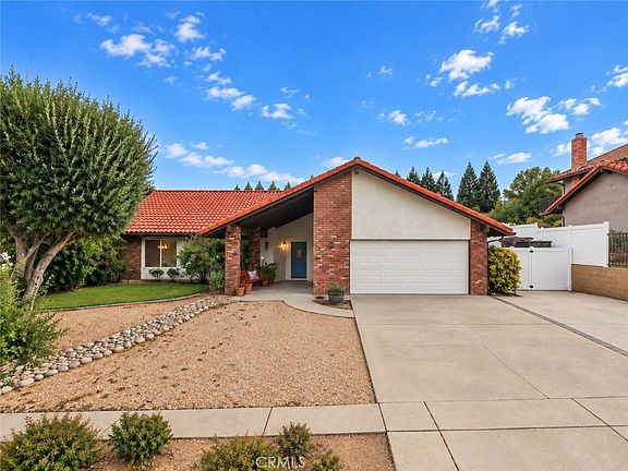 3rd image of 36098 Sharon Way