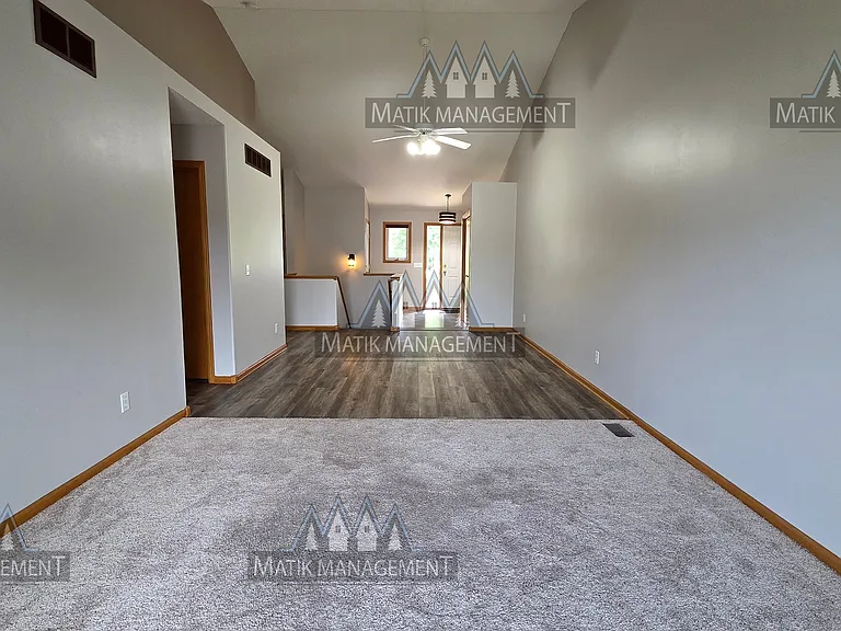 718 10th St SW — Photo 13