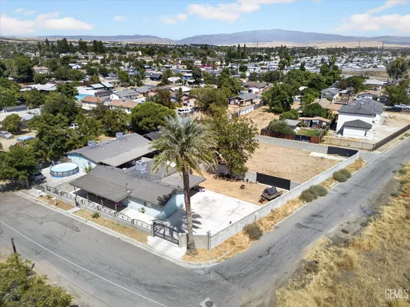 301 Cooley Dr, Bakersfield, CA 93306