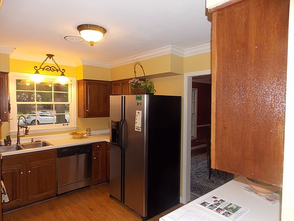 2nd image of 1357 E Rolling Oaks Dr