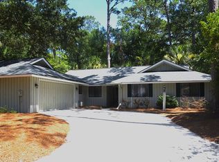 4 Village Green Cir, Savannah, GA 31411