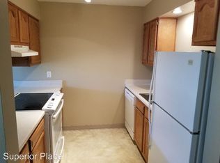 1503 Superior St APT 10, Lincoln, NE 68521