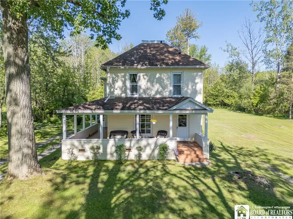 12210 Hanford Rd, Silver Creek, NY 14136