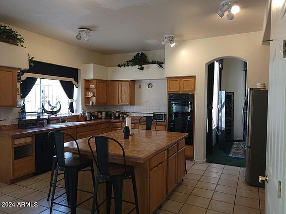 3rd image of 7155 W DREYFUS Drive