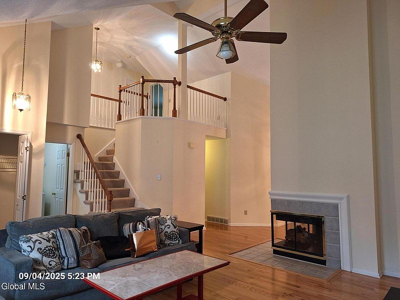 5th image of 10 Ridgefield Drive