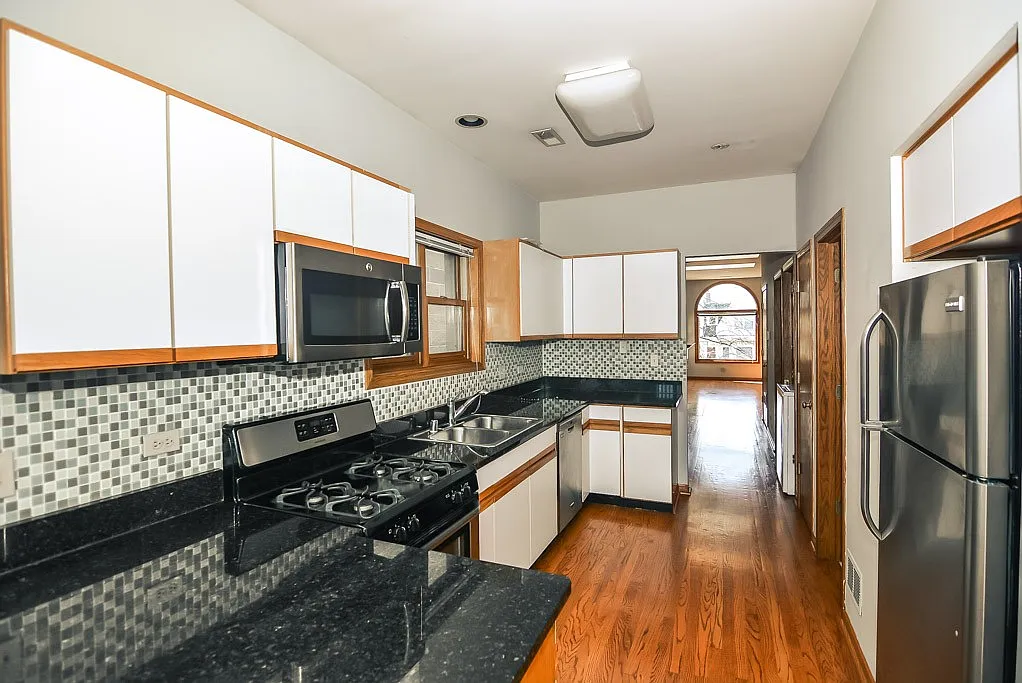 Building Photo - 3713 N Janssen Ave #4
