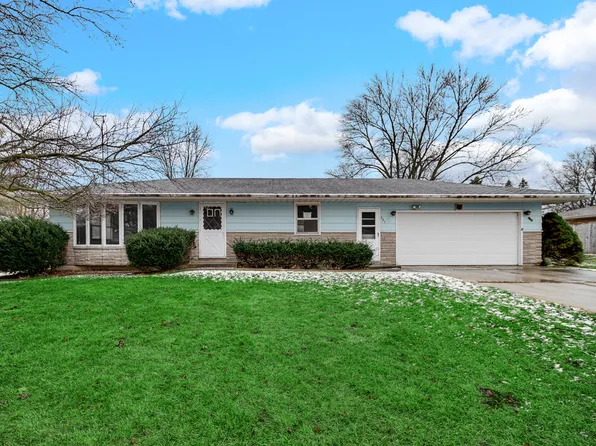 331 E Miller Ave, Hinckley, IL 60520