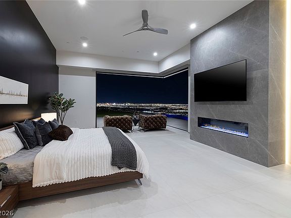 2nd image of 563 Grand Rim Dr