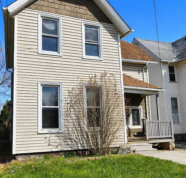 7425 Harvard Ave — Photo 1