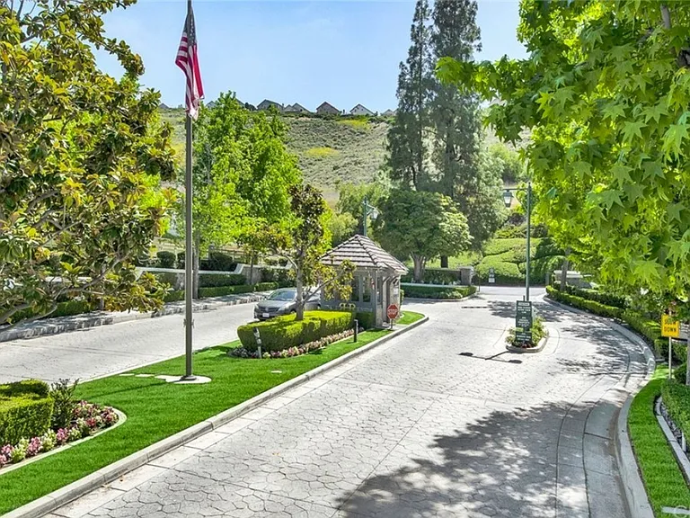 5847 E Rocking Horse Way — Photo 16