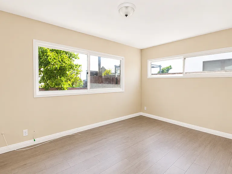 1290 Brightwood St — Photo 7