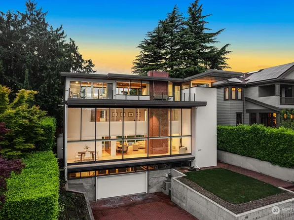 3379 47th Avenue NE, Seattle, WA 98105