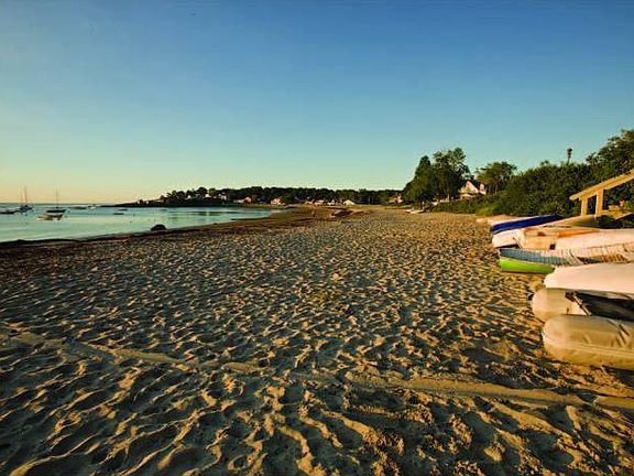 Willard Beach, steps away