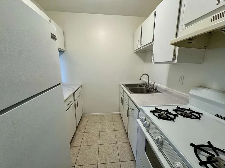 606 E McKinley Rd #2D — Photo 4
