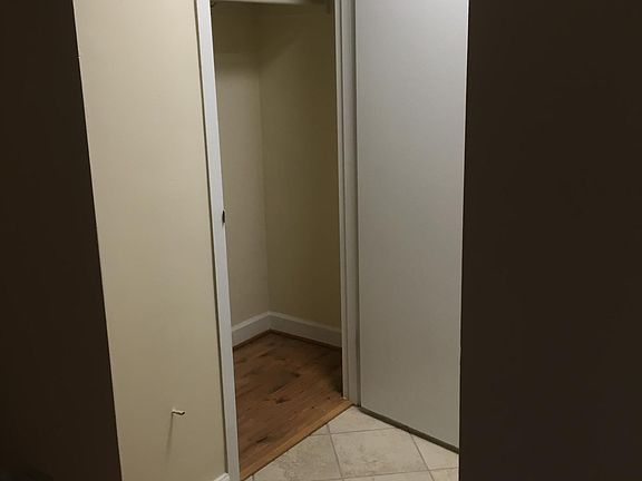2nd image of 1011 Arlington Blvd #10