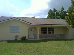 4633 Forest Glen Dr, North Fort Myers, FL 33903