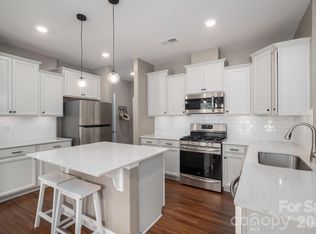 2643 Swamp Chestnut Oak Ln, Gastonia, NC