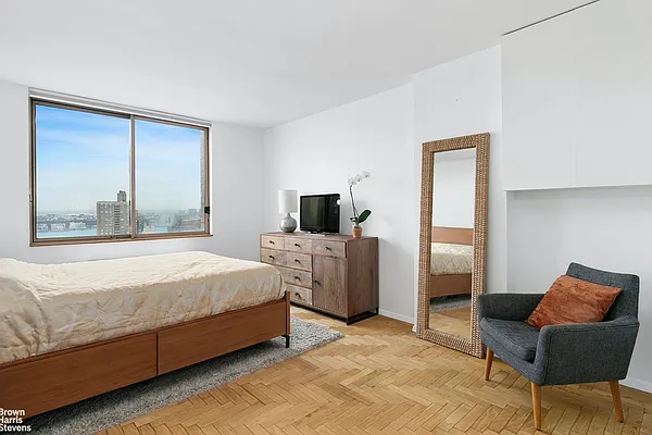 Sold by Brown Harris Stevens | media 6