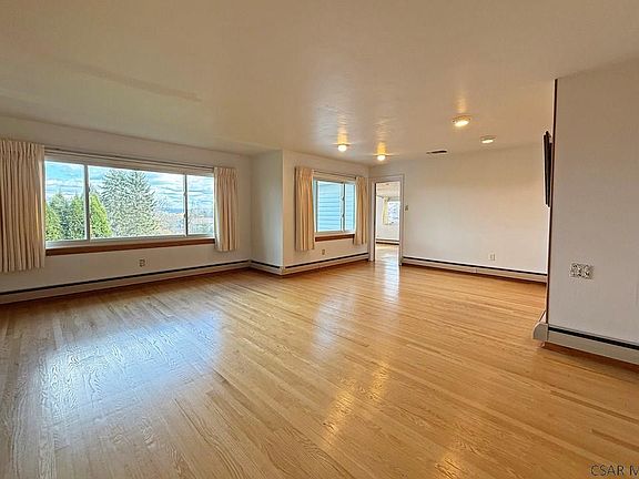 4th image of 331 Penn Ave