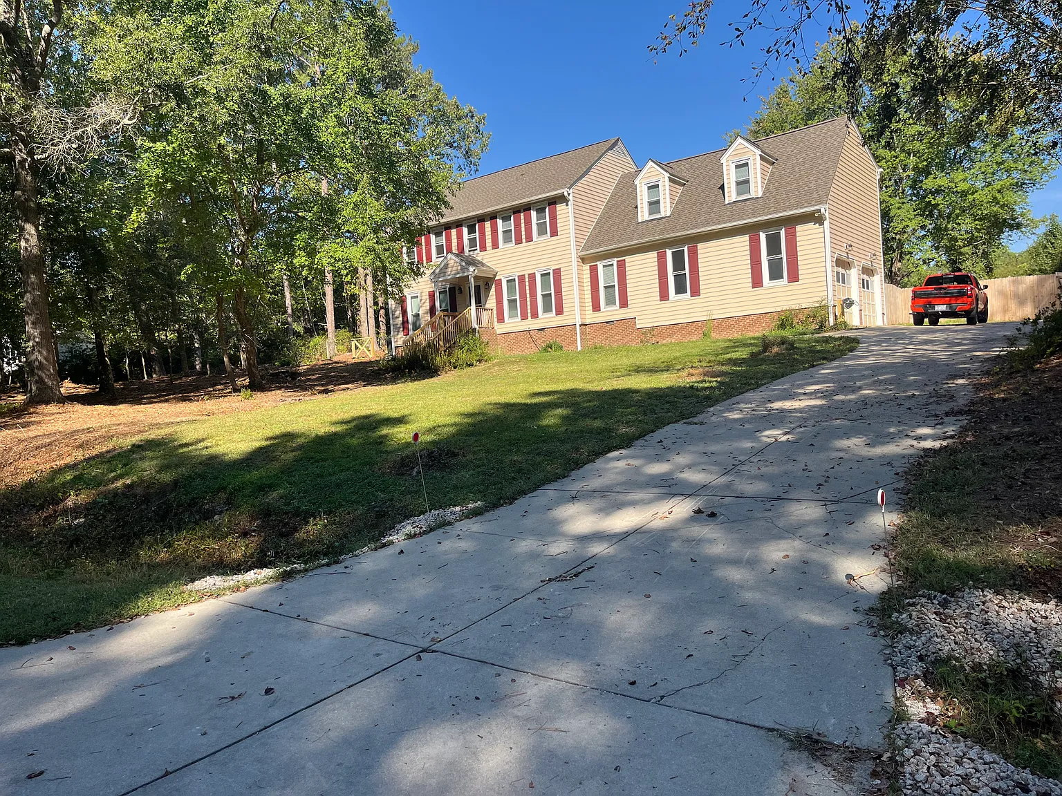 3 bed, 2.5 bath, 2702 sqft, $2,500 — Photo 1